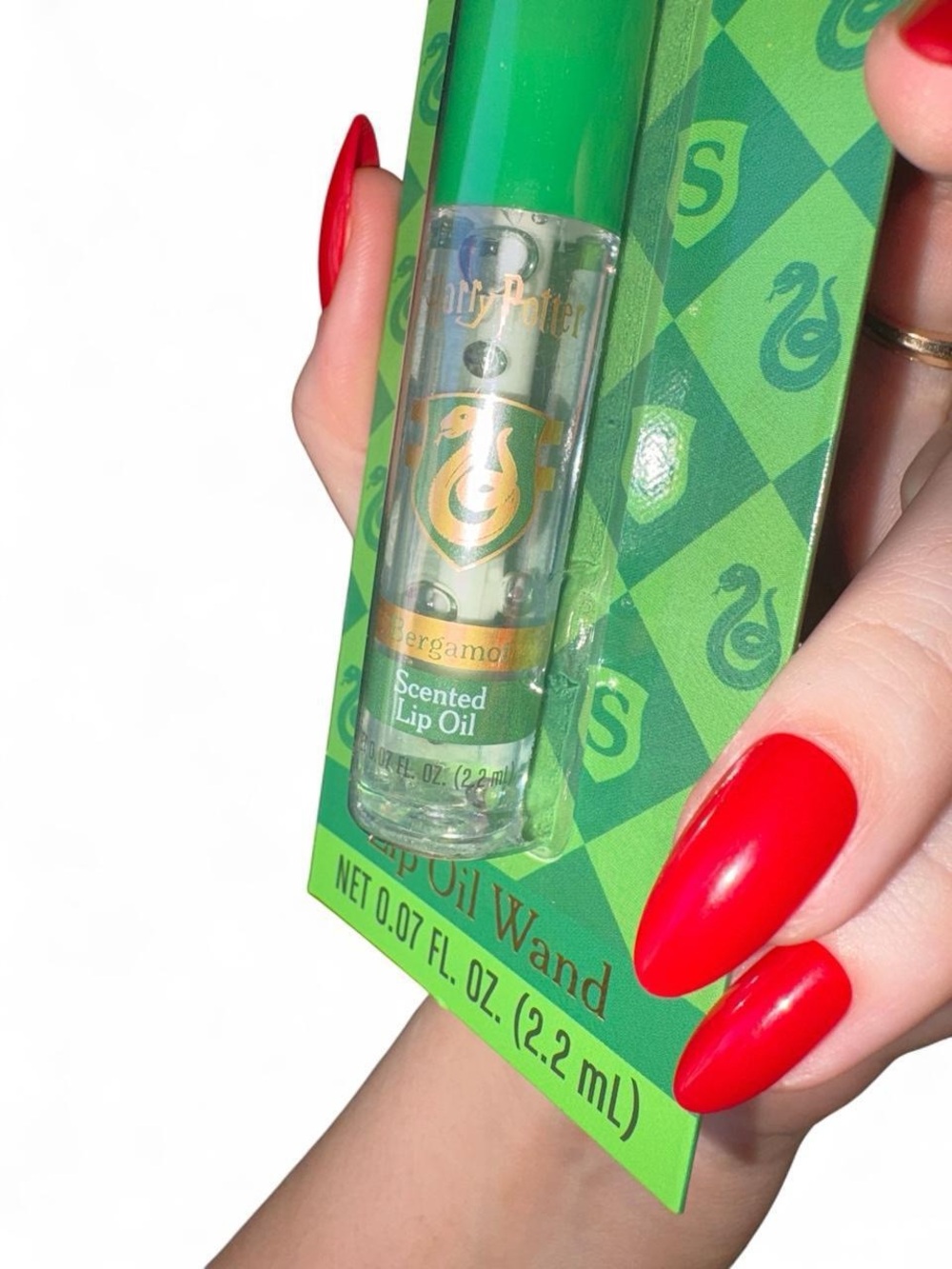 ✨ BRAND NEW Harry Potter Slytherin Lip Oil Wand - Bergamot Scented - Picture 4 of 6